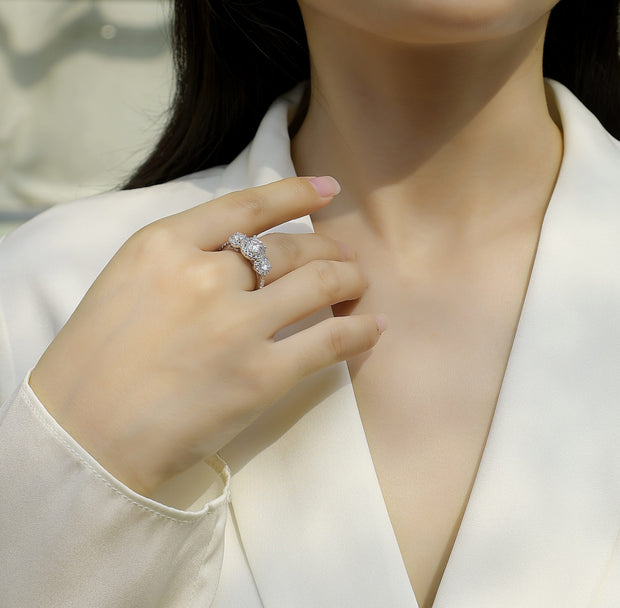 Luxurious S925 Silver 1-Carat Moissanite Diamond Ring