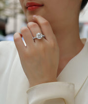 Affectionate S925 Silver 5-Carat Moissanite Diamond Ring