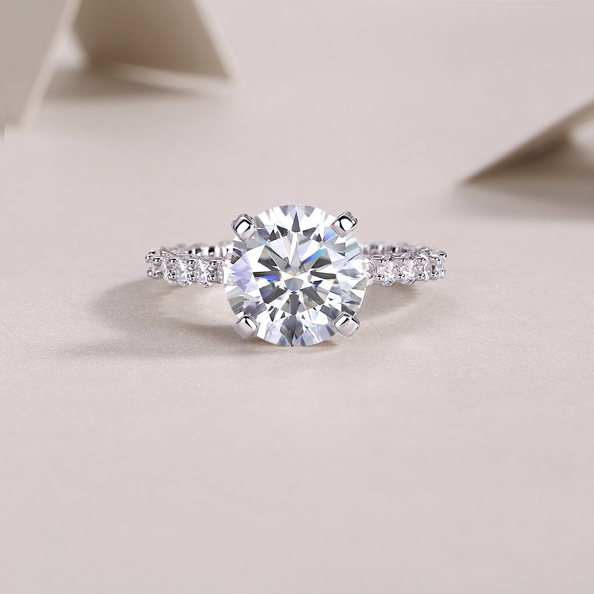 Affectionate S925 Silver 5-Carat Moissanite Diamond Ring